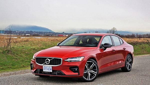 2019 Volvo S60 T6 AWD R-Design Road Test Review