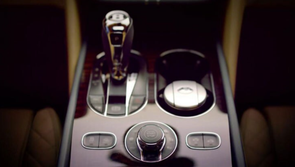 2016 Bentley Bentayga SUV - interior revealed in new video