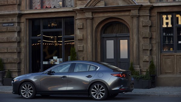 Totalement renouvelée, la nouvelle berline compacte Mazda 3 2019 est intuitive et perfectionnée