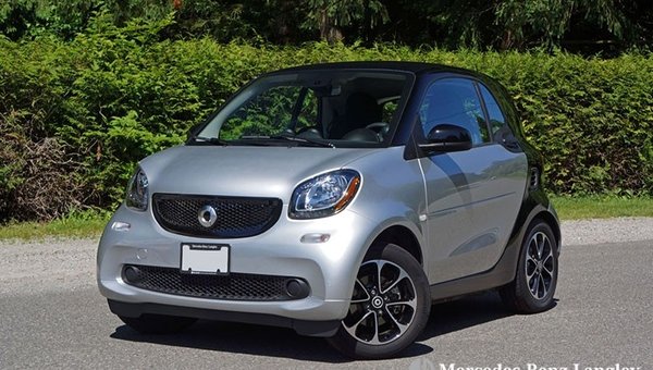 2016 smart fortwo Coupe Passion Twinamic DCT review.