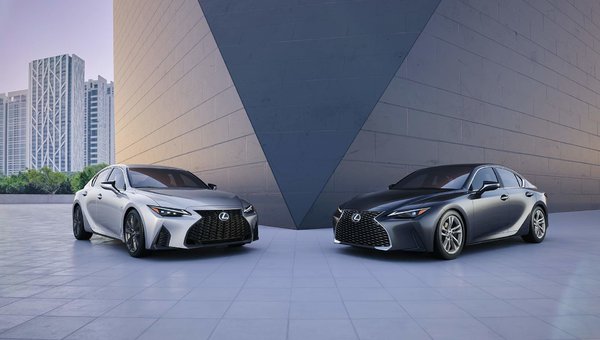 Lexus IS 2021 vs Cadillac CT5 2021