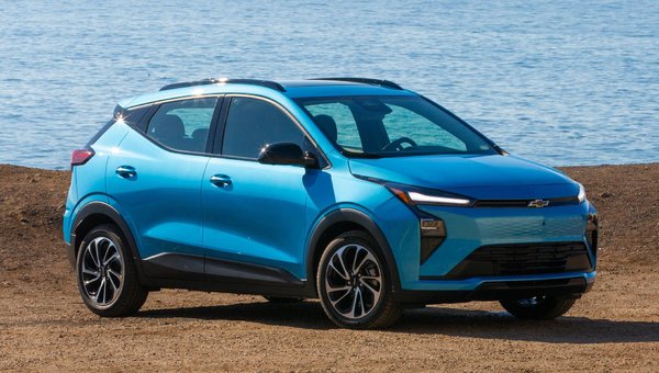 Combien de cargo tient dans une Chevrolet Bolt 2027 sièges arrière rabattus?