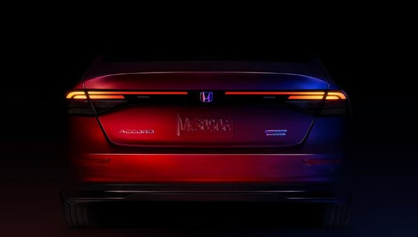 La toute nouvelle Honda Accord 2023 ramène l’enthousiasme au sein du segment des berlines intermédiaires avec un style épuré, une performance hybride améliorée et la première intégration de Google par Honda