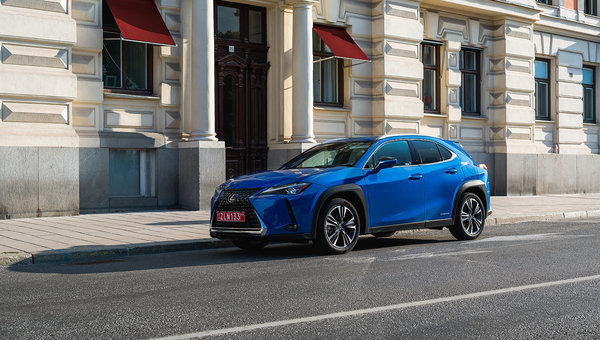 Lexus UX 2020 vs Acura RDX 2020