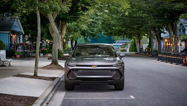 Chevrolet Equinox EV vs Equinox LT (essence): Comparaison détaillée des économies et des coûts