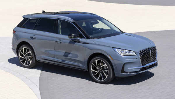 2026 Lincoln Corsair Grand Touring PHEV: A Closer Look at this Premium Plug-In SUV