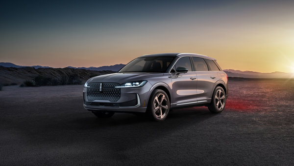 Lincoln Corsair 2027 : ce qu'on sait de sa motorisation hybride de 305 ch