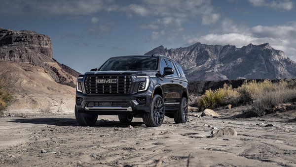 GMC dévoile le Yukon 2025 : Un nouveau design, des technologies améliorées et une nouvelle version AT4 Ultimate