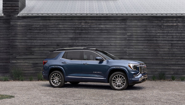 Quelle version du GMC Terrain 2026 est conçue pour les terrains accidentés?