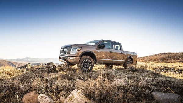 Nissan TITAN 2020 vs Ford F-150 2020