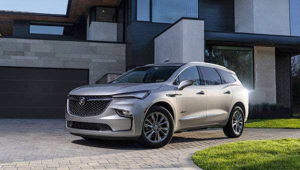 Le Buick Enclave 2022 ajoute de la valeur à la conduite de luxe