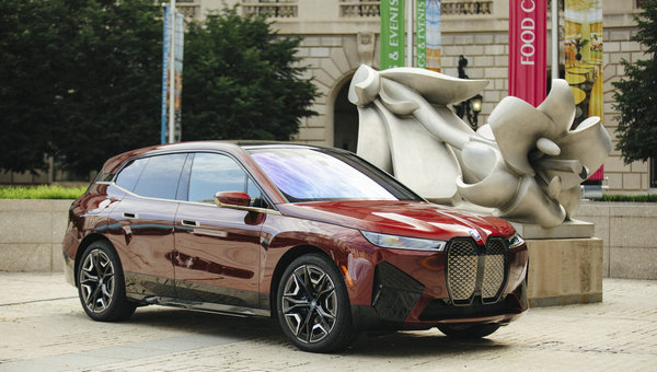 BMW iX 2023 : un regard sur les différentes versions