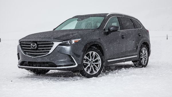 Maîtriser l'hiver avec Mazda : Guide des pneus