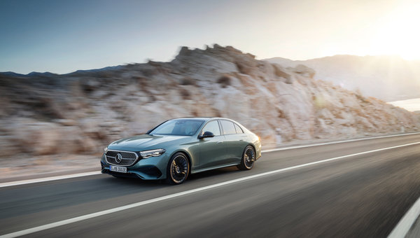 2025 Mercedes-AMG E 53 HYBRID: The Redesigned E-Class Taken to New Heights of Performance