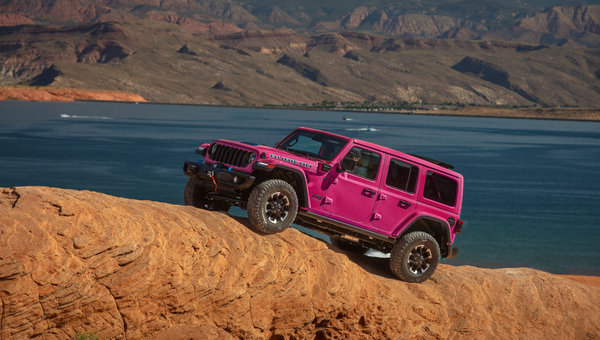 La couleur Tuscadero est de retour : La couleur bien-aimée du Jeep Wrangler fait un retour audacieux pour 2024