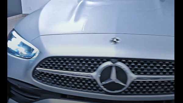 La Mercedes-Benz C-Class C 300 4MATIC 2024