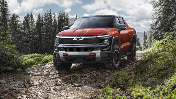 Silverado EV Trail Boss 2026 : Le tout-terrain électrique de Chevrolet arrive cet été