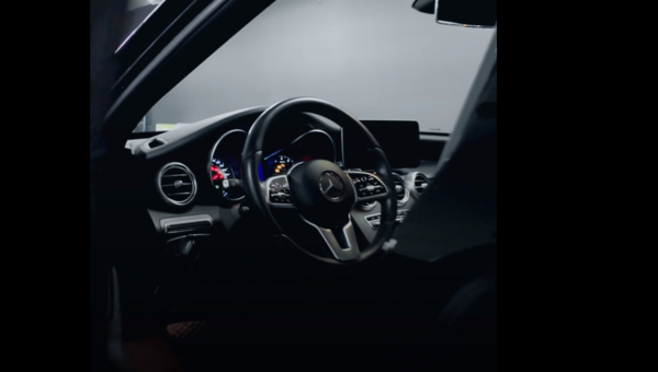 La Mercedes-Benz C300 2021 !