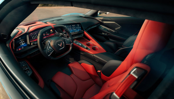 La Chevrolet Corvette 2026 rehausse son habitacle avec un design raffiné et technologique