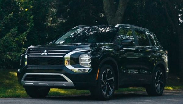 LE MITSUBISHI OUTLANDER AWC 2024 !