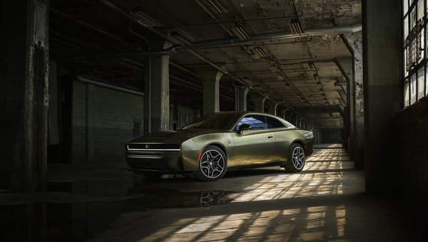 Dodge ravive l’héritage classique SIXPACK avec la Charger Scat Pack 2026 turbocompressée de 550 ch