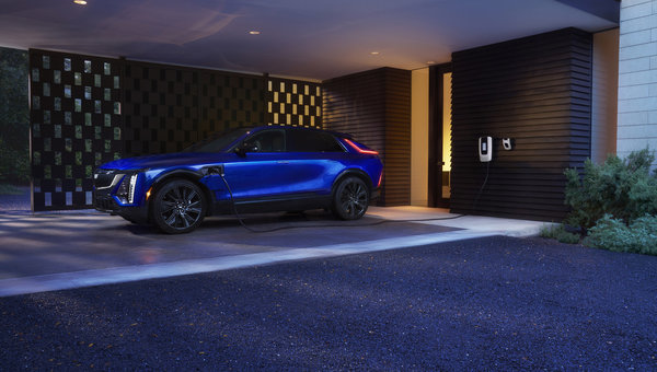 Cadillac OPTIQ vs LYRIQ 2026 : faire le bon choix entre les VUS électriques compacts et intermédiaires de Cadillac