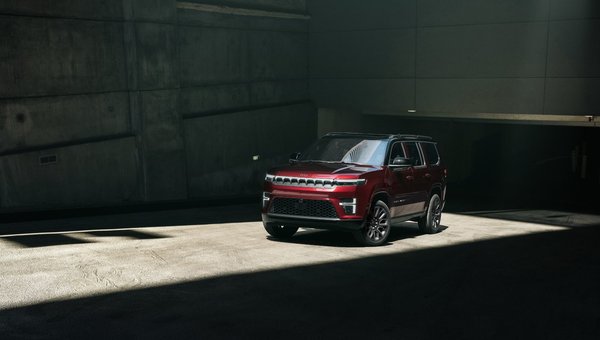 Révolution électrique : le Jeep Grand Wagoneer REEV 2026 offrira jusqu’à 800 km d’autonomie totale