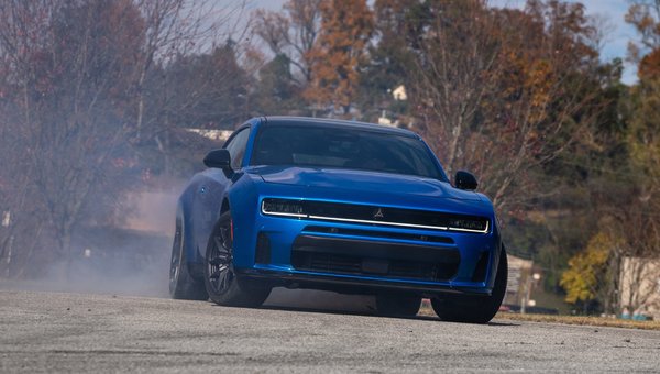 Can the Dodge Charger SIXPACK Handle Quebec Winters as Your Daily Driver?