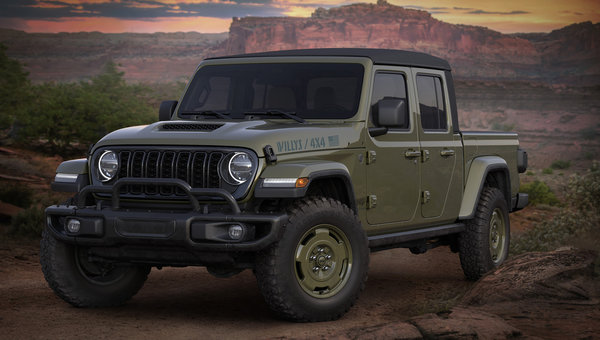 Jeep Gladiator Willys '41 Brings Kaiser M715 Styling to Montreal Roads