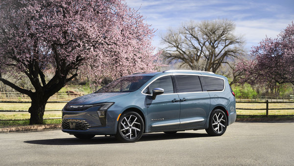 Chrysler Pacifica 2027 : Nouveau design et sécurité renforcée