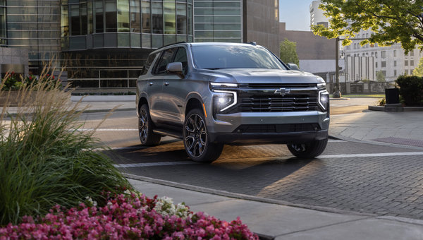 Les quatre VUS pleine grandeur GM 2026 classés selon leur capacité de chargement maximale : Suburban, Yukon XL, Tahoe et Yukon