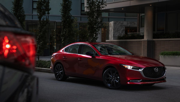 Le Private eCall de la Mazda3 2026 appelle-t-il automatiquement du secours après un accident?