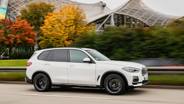 BMW X5 2021 vs Porsche Cayenne 2021 : performances germaniques