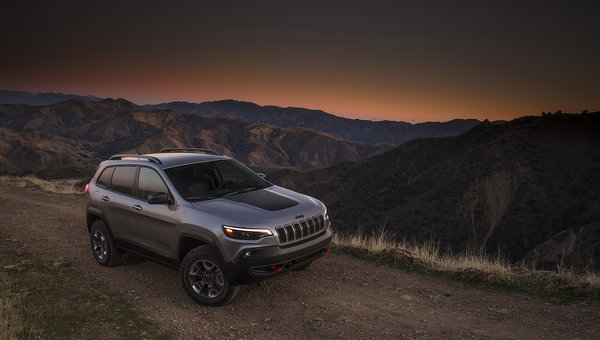 Jeep Cherokee 2021 vs Nissan Rogue 2021: allez plus loin dans une Jeep