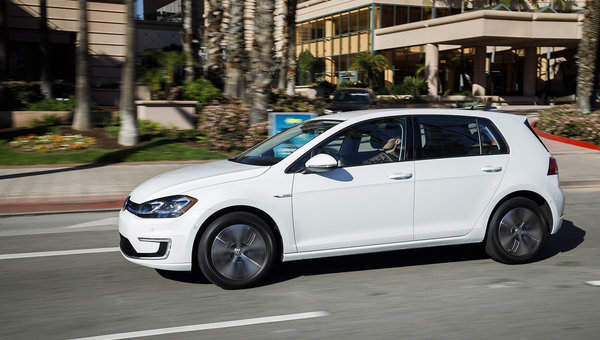 Volkswagen remporte le prix de la meilleure valeur retenue du Canadian Black Book pour les véhicules électriques