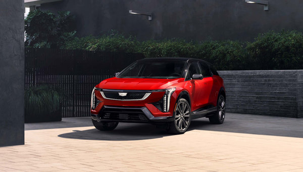 Quelle autonomie offre chaque Cadillac Optiq 2027 sur une pleine charge, de la propulsion de luxe à la version Premium Sport à rouage intégral ?