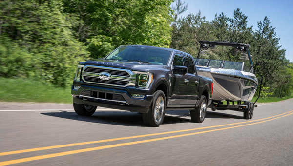 Ford F-150 2024 vs Chevrolet Silverado 2024 : toujours devant