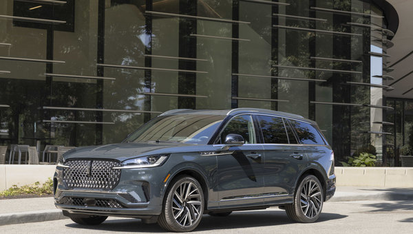 Le Lincoln Aviator 2025 : une refonte saisissante