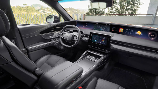 Comprendre l'expérience numérique du Lincoln Nautilus 2026 et son écran panoramique de 48 pouces