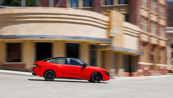 S, SV ou SR ? Ce que chaque version de la Sentra 2026 inclut (et n'inclut pas)