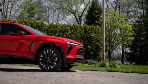 Évitez les erreurs avec votre premier VE: une liste de vérifications en 3 points pour les acheteurs québécois