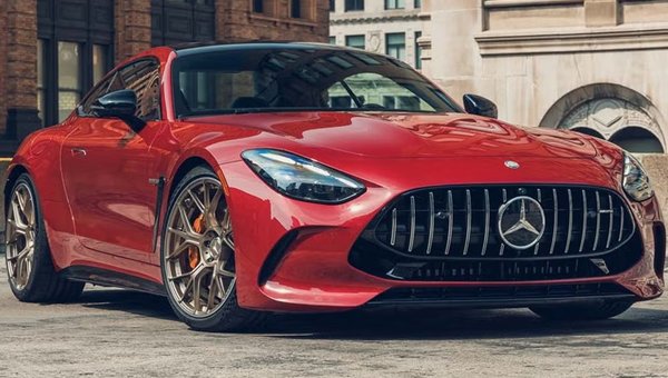 603 chevaux assemblés à la main dans la Mercedes-AMG GT
