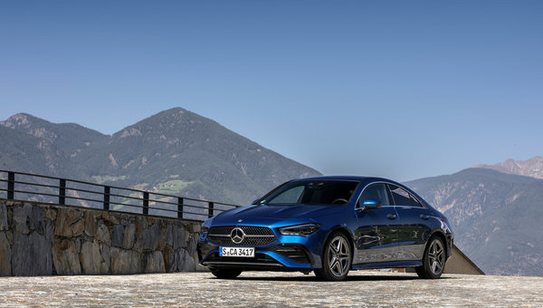 Une élégance sans faille : Sillonner la ville avec la Mercedes-Benz CLA 2024