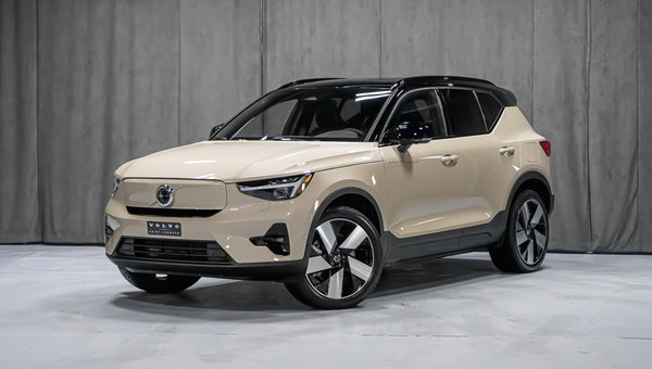 2025 Volvo EX40 SAND DUNE METALLIC - Pictures