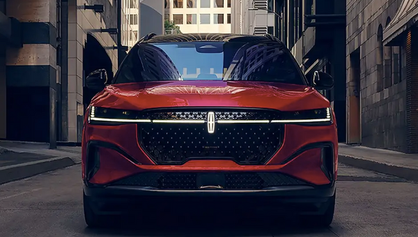 2025 vs. 2026 Lincoln Nautilus: Same Luxury, Smarter Upgrades