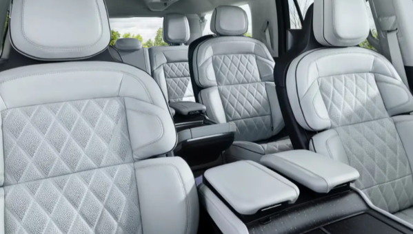 Elevated Comfort for Every Journey: The Lincoln Navigator’s Perfect Position 30-Way Seats