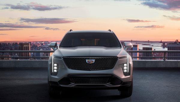 Comparaison entre le Cadillac XT4 2024 et le BMW X1 2024