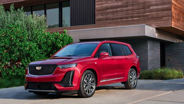 Cadillac XT6 2024 contre Genesis GV80 2024 : Un duel de VUS de luxe