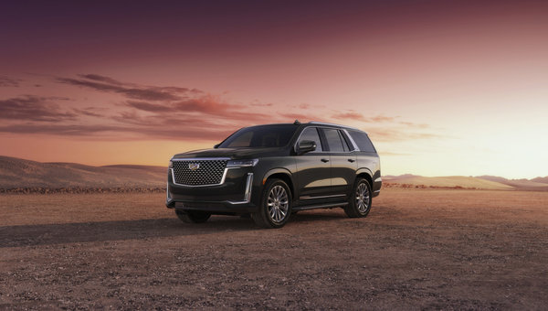Cadillac Escalade 2024 contre Lincoln Navigator : Pourquoi l'Escalade règne en maître