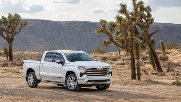 Face à face : 5 avantages clés du Chevrolet Silverado 1500 2025 par rapport au Ford F-150